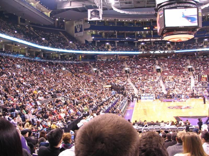 Raptors - 02.04.2005 094.jpg